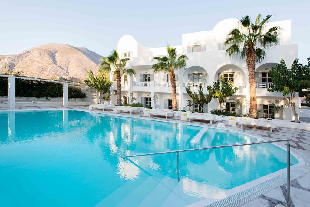 Hotel 28 Камарі Екстер'єр фото